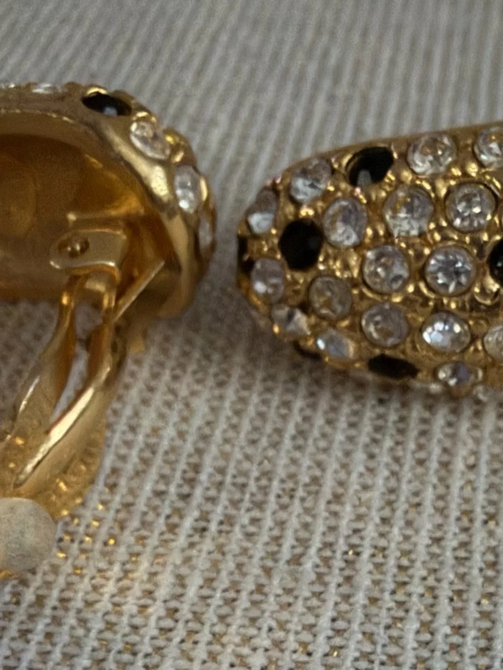 Vintage Kenneth Jay Lane Gold-Tone Crystal Clip-On Earrings Excellent Condition. - Picture 4 of 6